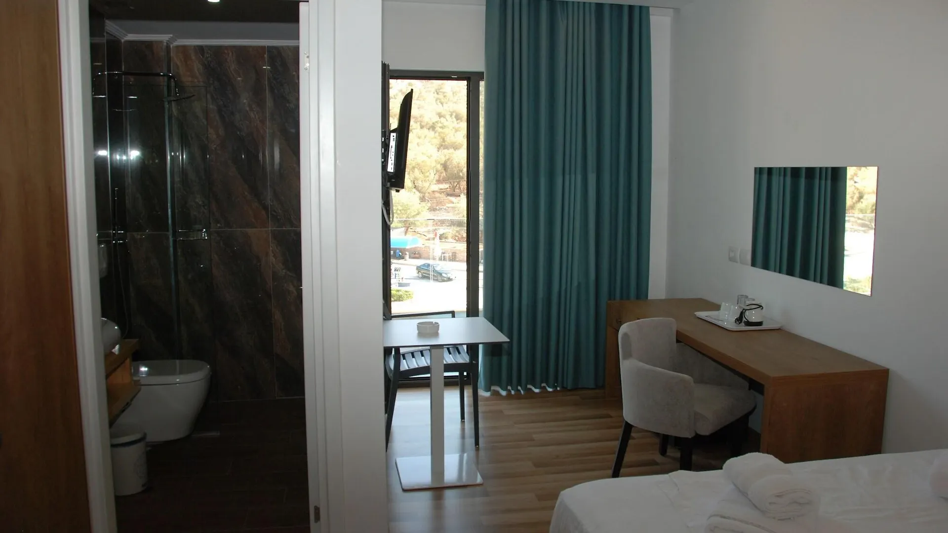 Bianco Hotel Ksamil 4*,